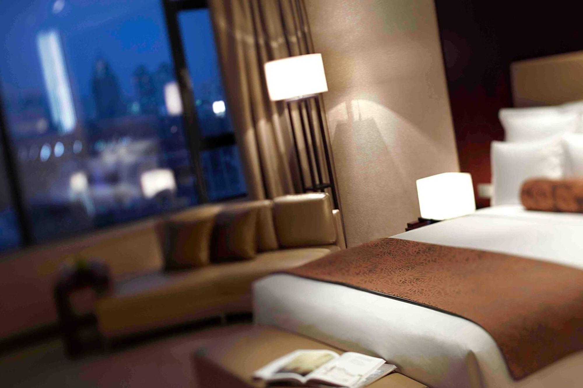 Renaissance Tianjin Lakeview Hotel Exterior photo